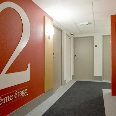 Otel B&B Hotel Chatellerault 2*