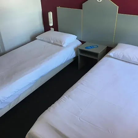 B&B Hotel Chatellerault Hotel