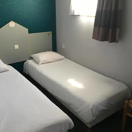 Otel B&B Hotel Chatellerault 2*