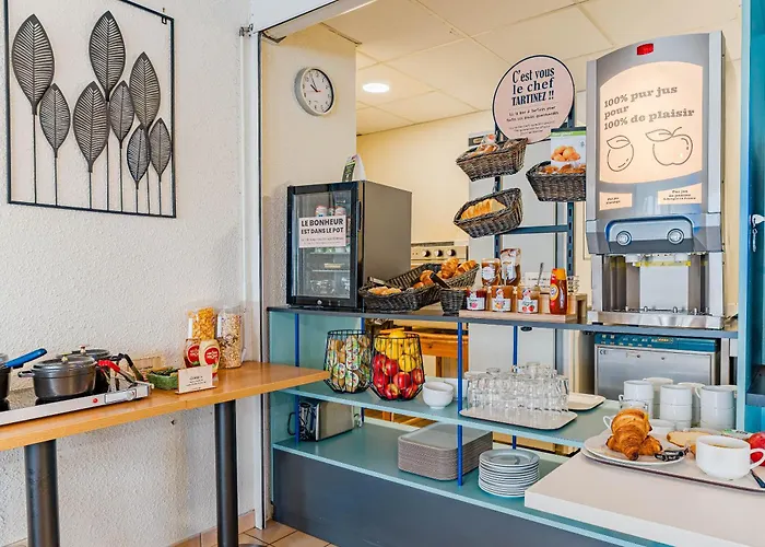 B&B Hôtel Chatellerault Hotel 2*