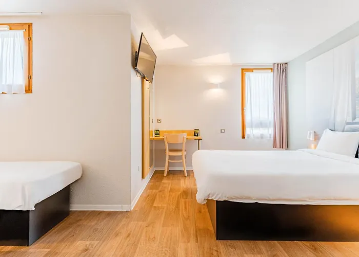 Hotel B&B Hôtel Chatellerault 2*