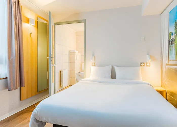 B&B Hôtel Chatellerault 2*