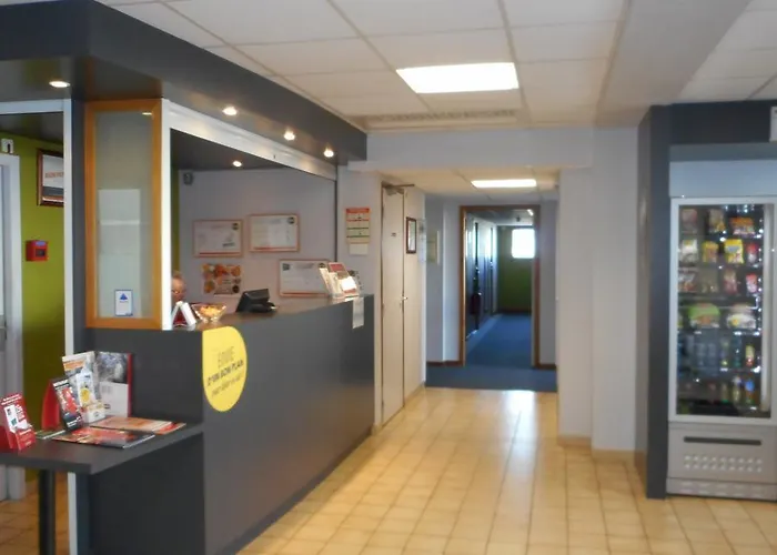 B&B Hôtel Chatellerault 2*