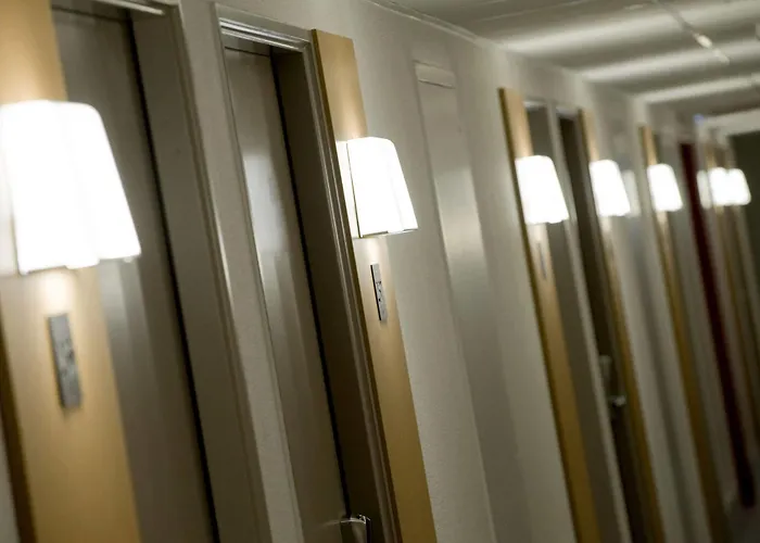 B&B Hôtel Chatellerault Hotel 2*