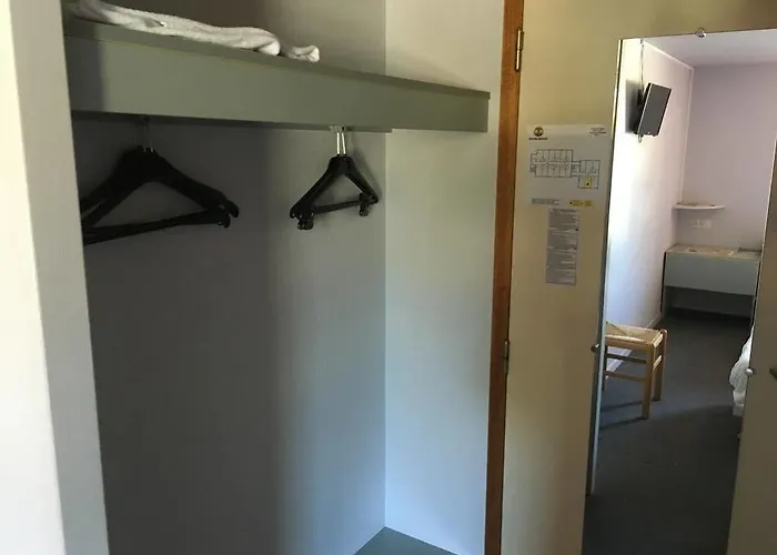 B&B Hôtel Chatellerault Hotel 2*