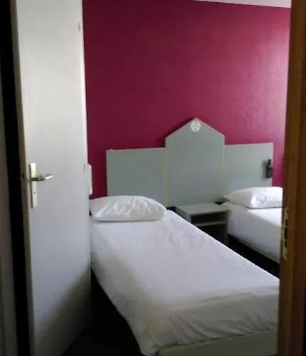 B&B Hôtel Chatellerault Hotel 2*